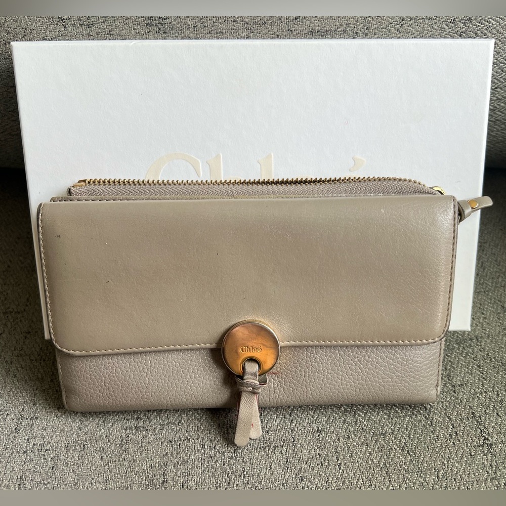 Chloé grey taupe leather zip wallet
